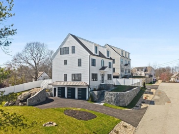 22 Mount Zion Road, Melrose, Massachusetts, 5 Bedrooms Bedrooms, 14 Rooms Rooms,4.5 BathroomsBathrooms,Residential,For Sale,Mount Zion Road,73508183