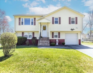 26 Partridge Rd, Methuen, Massachusetts, 3 Bedrooms Bedrooms, 5 Rooms Rooms,1.5 BathroomsBathrooms,Residential,For Sale,Partridge Rd,73508198