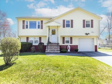 26 Partridge Rd, Methuen, Massachusetts, 3 Bedrooms Bedrooms, 5 Rooms Rooms,1.5 BathroomsBathrooms,Residential,For Sale,Partridge Rd,73508198