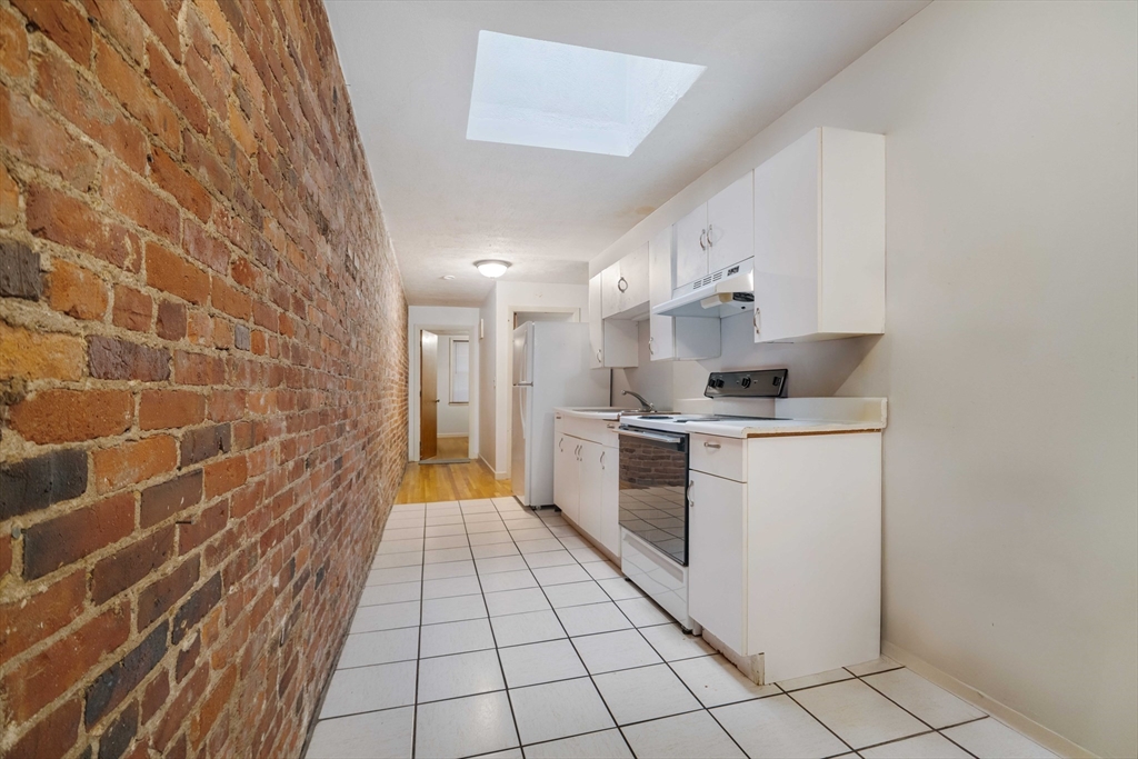 99 Prince Street, Boston, Massachusetts, 2 Bedrooms Bedrooms, 4 Rooms Rooms,1 BathroomBathrooms,Residential Lease,For Rent,Prince Street,73508436