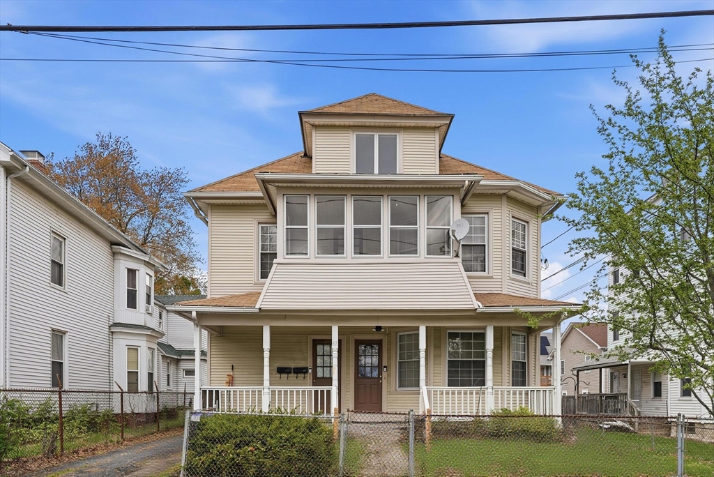 42 Berkshire St, Springfield, Massachusetts, 7 Bedrooms Bedrooms, 16 Rooms Rooms,3 BathroomsBathrooms,Residential Income,For Sale,Berkshire St,73508192