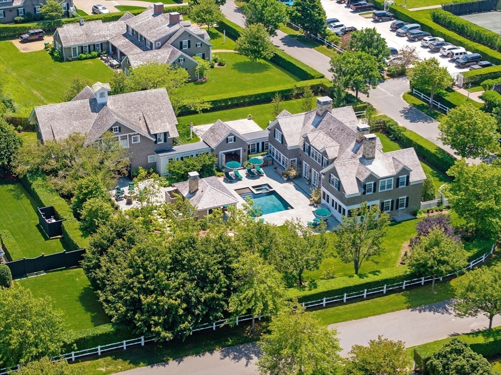 3 Field Club Ln, Edgartown, Massachusetts, 5 Bedrooms Bedrooms, 10 Rooms Rooms,7.5 BathroomsBathrooms,Residential,For Sale,Field Club Ln,73508441