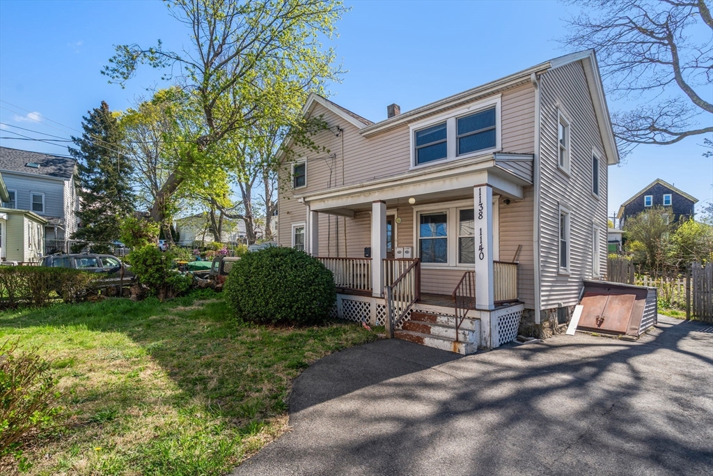 1138-1140 Plymouth Ave, Fall River, Massachusetts, 4 Bedrooms Bedrooms, 8 Rooms Rooms,2 BathroomsBathrooms,Residential Income,For Sale,Plymouth Ave,73508456
