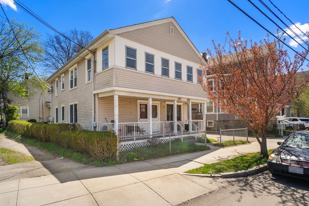 1142-1144 Plymouth Ave, Fall River, Massachusetts, 4 Bedrooms Bedrooms, 9 Rooms Rooms,2 BathroomsBathrooms,Residential Income,For Sale,Plymouth Ave,73508457