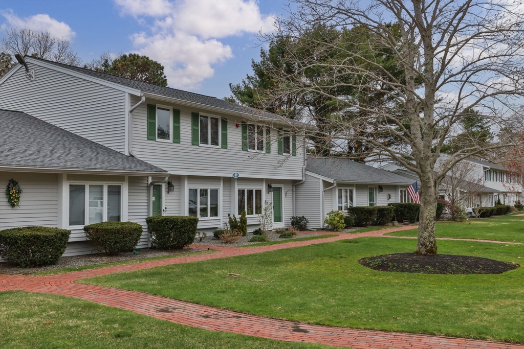 174 Lowell Rd, Mashpee, Massachusetts, 2 Bedrooms Bedrooms, 6 Rooms Rooms,2.5 BathroomsBathrooms,Residential,For Sale,Lowell Rd,73508229