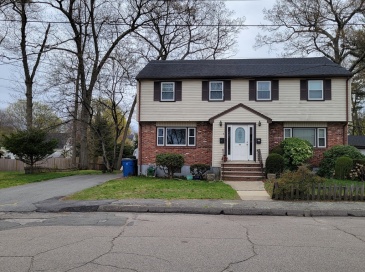 33 Clark, Randolph, Massachusetts, 3 Bedrooms Bedrooms, 5 Rooms Rooms,1.5 BathroomsBathrooms,Residential,For Sale,Clark,73508314