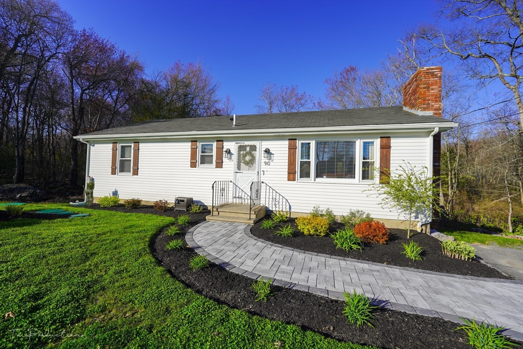 90 Merlin Dr, Swansea, Massachusetts, 3 Bedrooms Bedrooms, 5 Rooms Rooms,1 BathroomBathrooms,Residential,For Sale,Merlin Dr,73508470