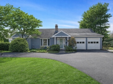52 Summer Street, Westwood, Massachusetts, 3 Bedrooms Bedrooms, 8 Rooms Rooms,3 BathroomsBathrooms,Residential,For Sale,Summer Street,73489278