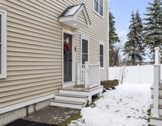443 Neponset St, Norwood, Massachusetts, 3 Bedrooms Bedrooms, 7 Rooms Rooms,2.5 BathroomsBathrooms,Residential Lease,For Rent,Neponset St,73503099