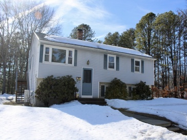 23 Sunset Dr, Montague, Massachusetts, 3 Bedrooms Bedrooms, 7 Rooms Rooms,1 BathroomBathrooms,Residential,For Sale,Sunset Dr,73484769