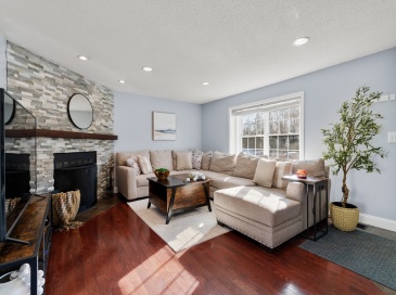5 Meadowhill Ct, Easton, Massachusetts, 2 Bedrooms Bedrooms, 5 Rooms Rooms,2 BathroomsBathrooms,Residential,For Sale,Meadowhill Ct,73485769