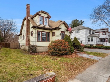 6 Abington Avenue, Peabody, Massachusetts, 3 Bedrooms Bedrooms, 7 Rooms Rooms,1.5 BathroomsBathrooms,Residential,For Sale,Abington Avenue,73492138