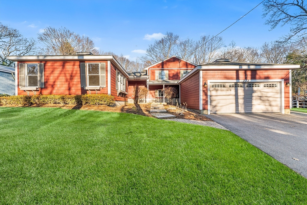 212 Mill St, Mansfield, Massachusetts, 4 Bedrooms Bedrooms, 6 Rooms Rooms,1.5 BathroomsBathrooms,Residential,For Sale,Mill St,73460183
