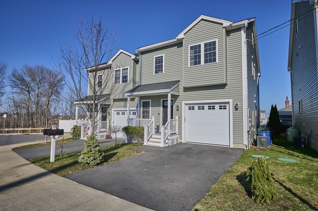 25 Bellevue Ave, Revere, Massachusetts, 3 Bedrooms Bedrooms, 5 Rooms Rooms,2.5 BathroomsBathrooms,Residential Lease,For Rent,Bellevue Ave,73499692