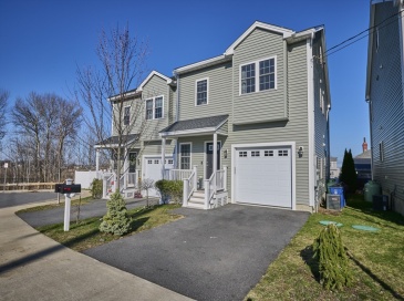 25 Bellevue Ave, Revere, Massachusetts, 3 Bedrooms Bedrooms, 5 Rooms Rooms,2.5 BathroomsBathrooms,Residential Lease,For Rent,Bellevue Ave,73499692