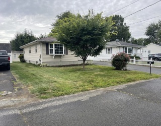 51 Beaumont Ave, Chicopee, Massachusetts, 3 Bedrooms Bedrooms, 6 Rooms Rooms,1 BathroomBathrooms,Residential,For Sale,Beaumont Ave,73508514