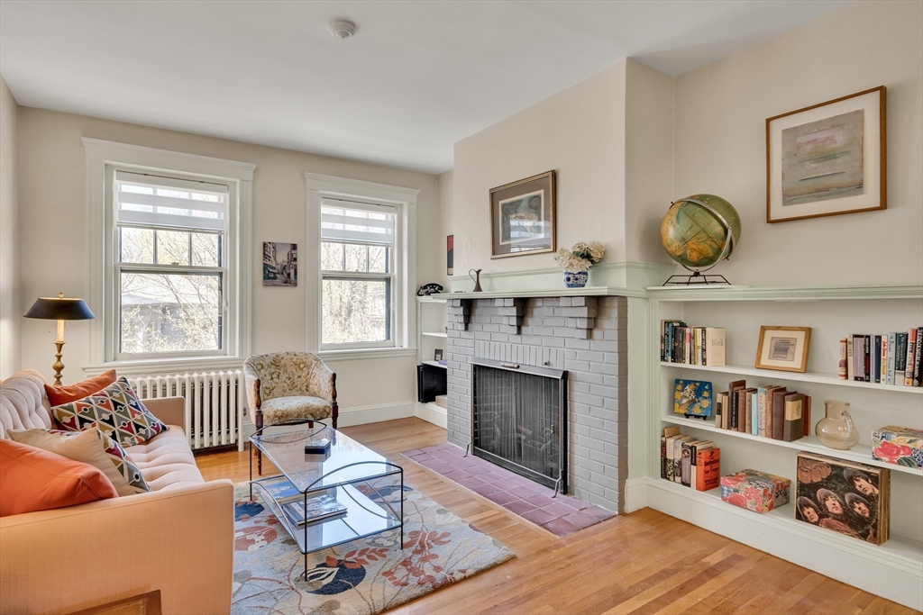 36 Linnaean St, Cambridge, Massachusetts, 2 Bedrooms Bedrooms, 4 Rooms Rooms,1 BathroomBathrooms,Residential,For Sale,Linnaean St,73508523