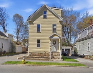 19 Appleton St, Salem, Massachusetts, 6 Bedrooms Bedrooms, 12 Rooms Rooms,3 BathroomsBathrooms,Residential Income,For Sale,Appleton St,73508557