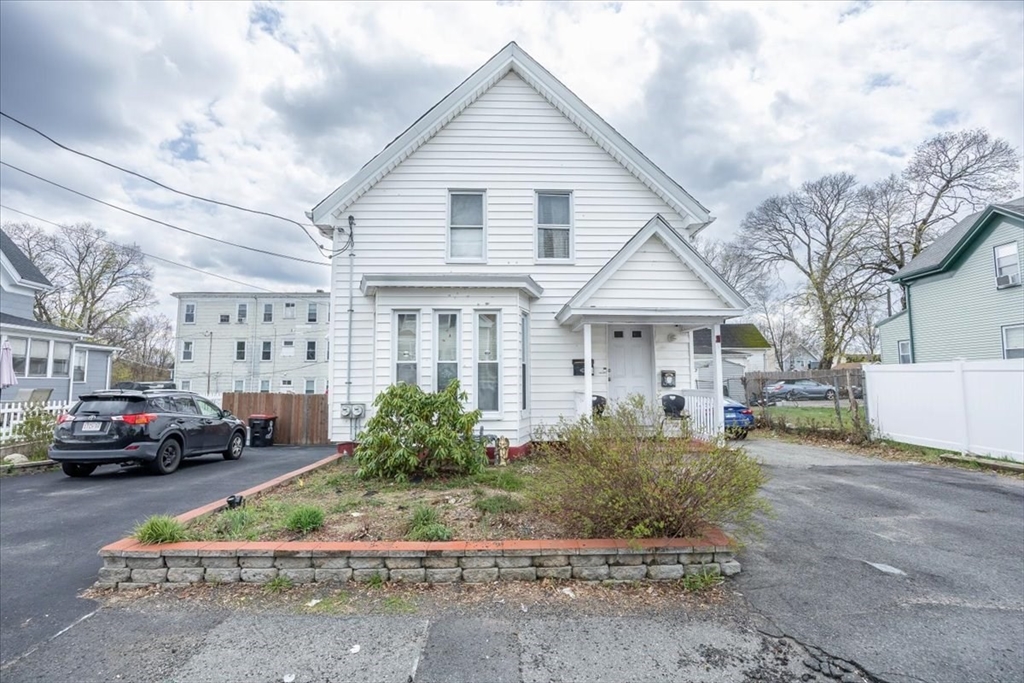 21 Pine Ave, Brockton, Massachusetts, 7 Bedrooms Bedrooms, 15 Rooms Rooms,4 BathroomsBathrooms,Residential Income,For Sale,Pine Ave,73508567