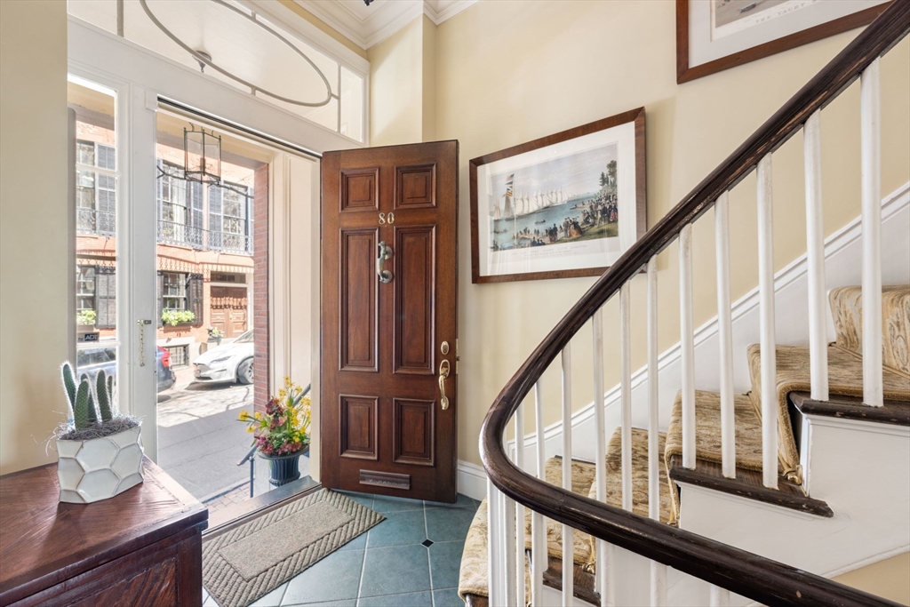 80 Pinckney Street, Boston, Massachusetts, 4 Bedrooms Bedrooms, 17 Rooms Rooms,7 BathroomsBathrooms,Residential,For Sale,Pinckney Street,73508518