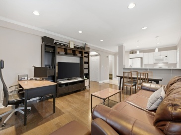 27 Commonwealth, Newton, Massachusetts, 1 Bedroom Bedrooms, 4 Rooms Rooms,1 BathroomBathrooms,Residential,For Sale,Commonwealth,73508572