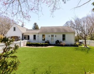 6 Scottsdale Rd, Barnstable, Massachusetts, 3 Bedrooms Bedrooms, 5 Rooms Rooms,3 BathroomsBathrooms,Residential,For Sale,Scottsdale Rd,73508603