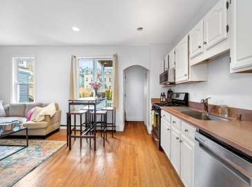760-762 E 5th St, Boston, Massachusetts, 2 Bedrooms Bedrooms, 5 Rooms Rooms,2 BathroomsBathrooms,Residential,For Sale,E 5th St,73508610