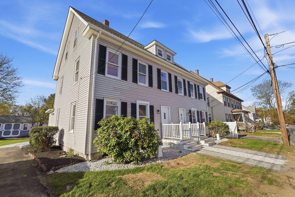 22 Demers St, Grafton, Massachusetts, 3 Bedrooms Bedrooms, 7 Rooms Rooms,2 BathroomsBathrooms,Residential,For Sale,Demers St,73508615