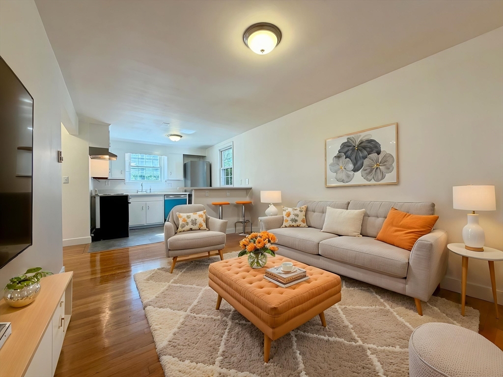 15 Park Avenue, Foxboro, Massachusetts, 1 Bedroom Bedrooms, 3 Rooms Rooms,1 BathroomBathrooms,Residential Lease,For Rent,Park Avenue,73508622
