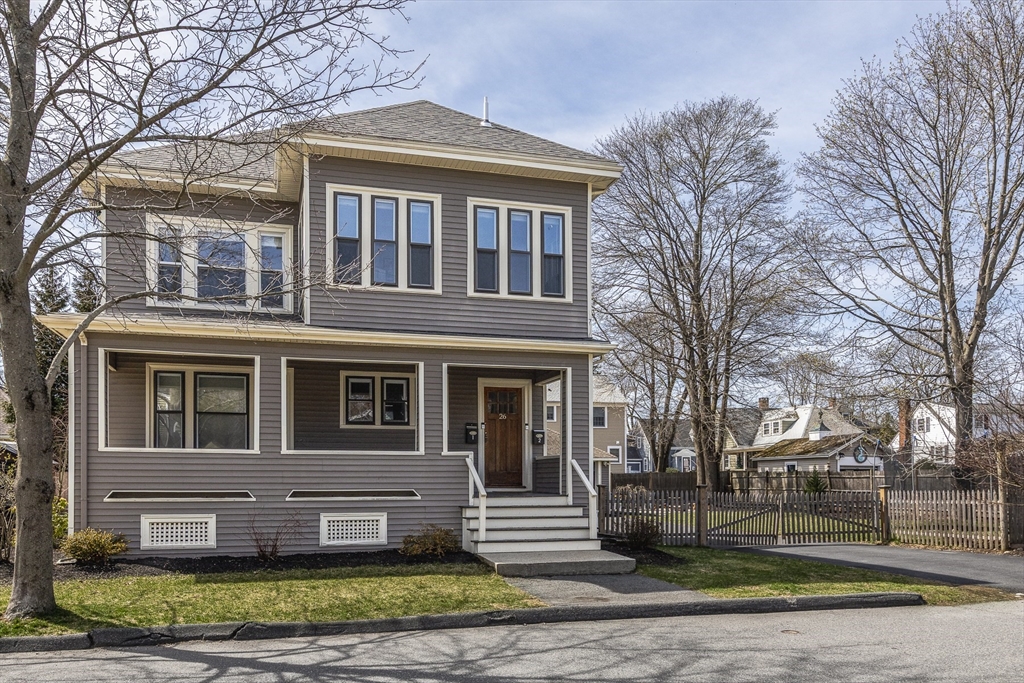 26 Cedar St, Marblehead, Massachusetts, 3 Bedrooms Bedrooms, 7 Rooms Rooms,2 BathroomsBathrooms,Residential,For Sale,Cedar St,73508544