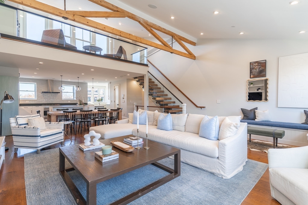 6 Union Park, Boston, Massachusetts, 3 Bedrooms Bedrooms, 6 Rooms Rooms,2.5 BathroomsBathrooms,Residential,For Sale,Union Park,73508645