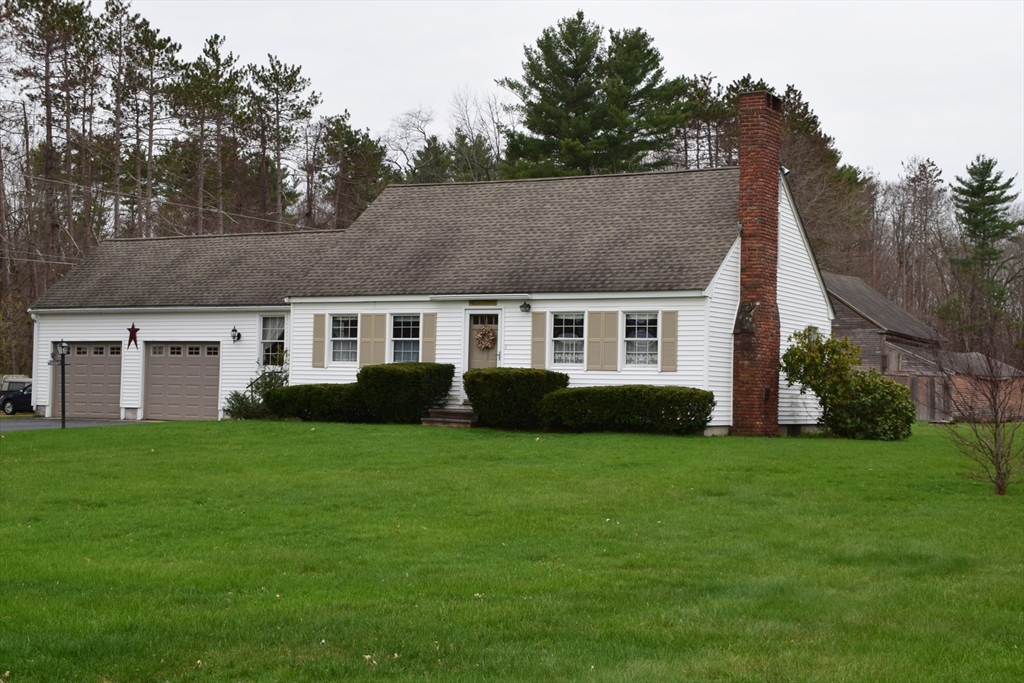 144 Main, Kingston, New Hampshire, 4 Bedrooms Bedrooms, 7 Rooms Rooms,1.5 BathroomsBathrooms,Residential,For Sale,Main,73508612