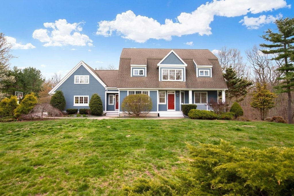 120 Cricket Ln, North Andover, Massachusetts, 4 Bedrooms Bedrooms, 10 Rooms Rooms,4.5 BathroomsBathrooms,Residential,For Sale,Cricket Ln,73508640