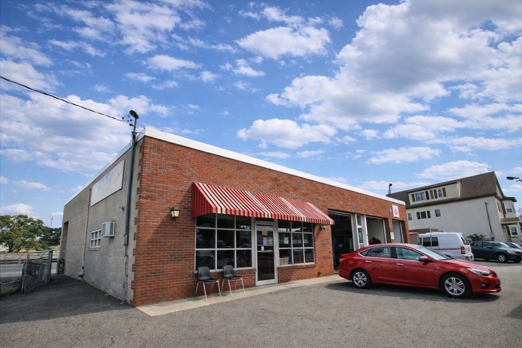284 S Broadway, Lawrence, Massachusetts, ,Commercial Sale,For Sale,S Broadway,73508689