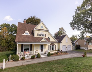 47 Elm St., Methuen, Massachusetts, 3 Bedrooms Bedrooms, 7 Rooms Rooms,1.5 BathroomsBathrooms,Residential,For Sale,Elm St.,73508586
