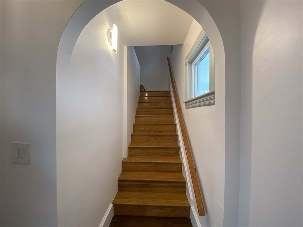 76 19th Street, Lowell, Massachusetts, 3 Bedrooms Bedrooms, 9 Rooms Rooms,1 BathroomBathrooms,Residential Lease,For Rent,19th Street,73479821