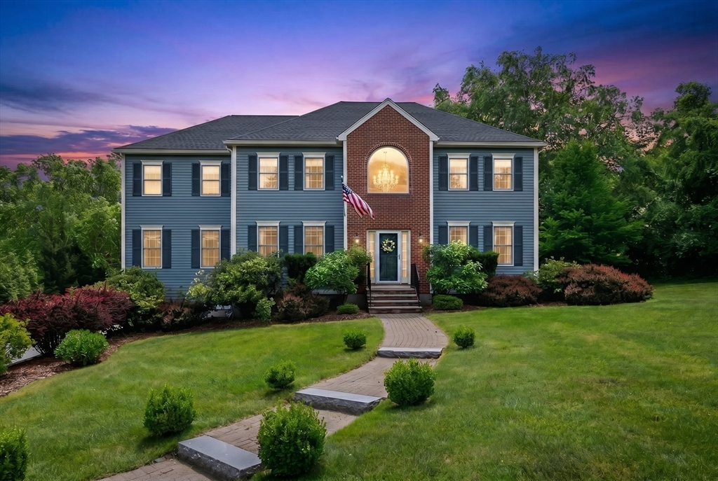 3 Whitcomb Way, North Reading, Massachusetts, 4 Bedrooms Bedrooms, 10 Rooms Rooms,2.5 BathroomsBathrooms,Residential,For Sale,Whitcomb Way,73508739