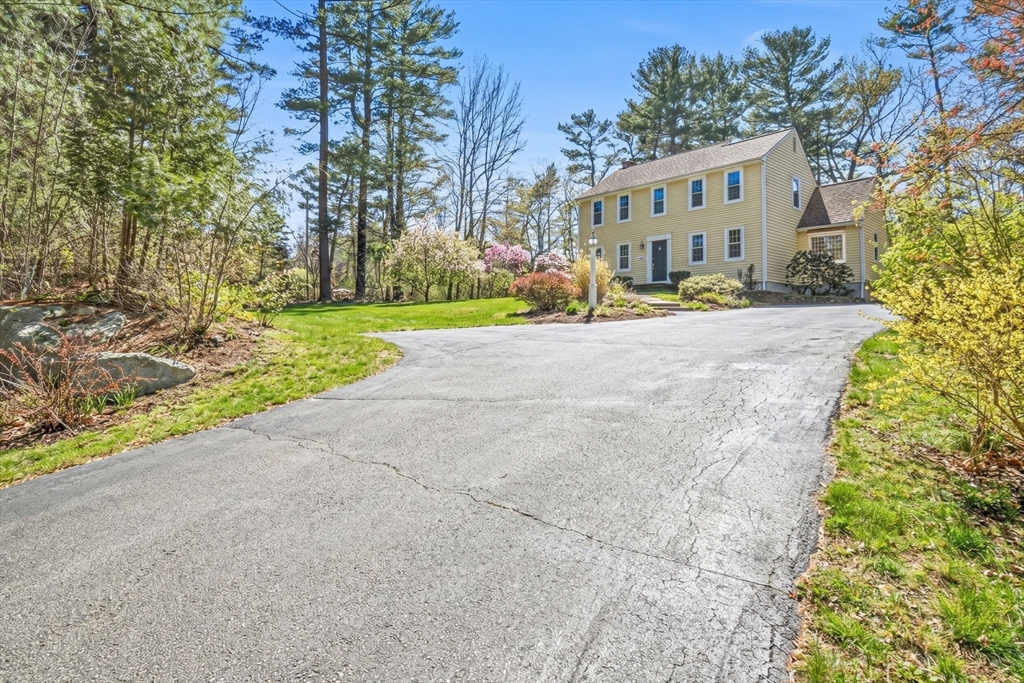 443 Cushing St, Hingham, Massachusetts, 3 Bedrooms Bedrooms, 7 Rooms Rooms,2.5 BathroomsBathrooms,Residential,For Sale,Cushing St,73508677