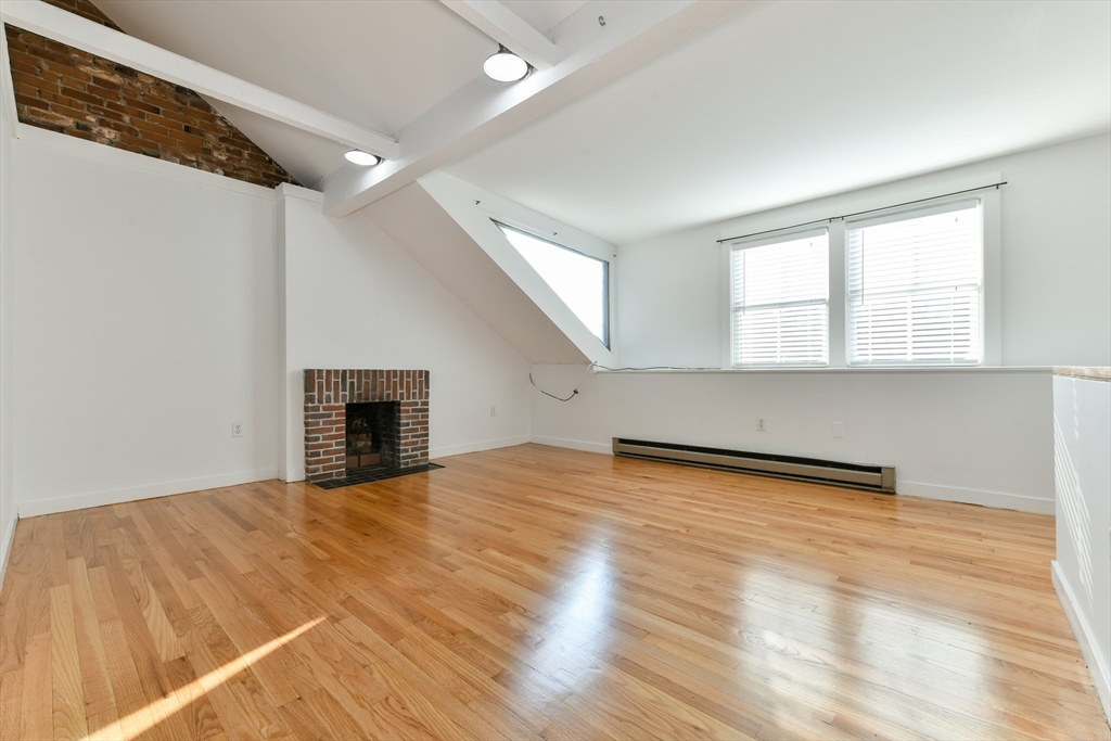 101 W. Springfield St, Boston, Massachusetts, 1 Bedroom Bedrooms, 4 Rooms Rooms,1 BathroomBathrooms,Residential Lease,For Rent,W. Springfield St,73508745
