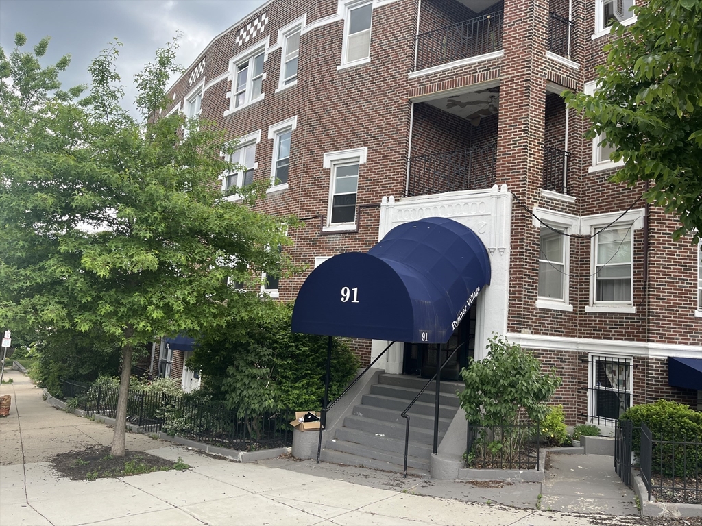 91 Bynner, Boston, Massachusetts, 1 Bedroom Bedrooms, 3 Rooms Rooms,1 BathroomBathrooms,Residential Lease,For Rent,Bynner,73508660