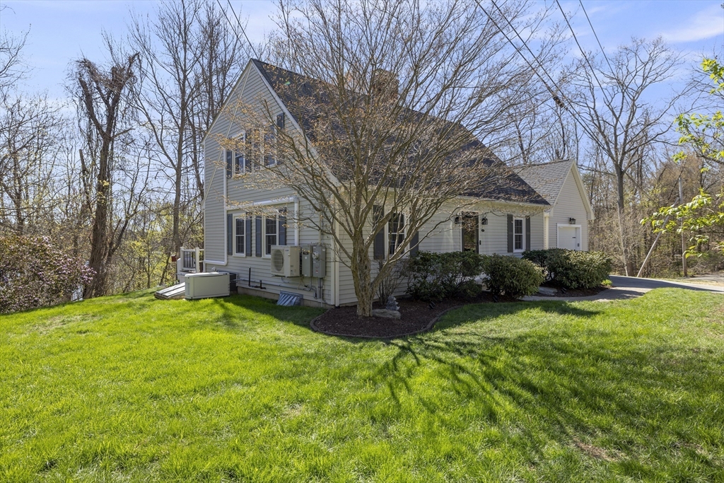 4 Avalon Pl, West Brookfield, Massachusetts, 3 Bedrooms Bedrooms, 10 Rooms Rooms,2 BathroomsBathrooms,Residential,For Sale,Avalon Pl,73508576