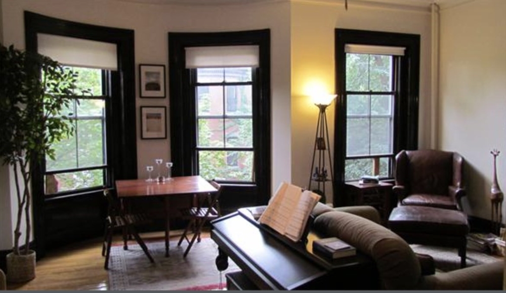 73 Montgomery Street, Boston, Massachusetts, 1 Bedroom Bedrooms, 4 Rooms Rooms,1 BathroomBathrooms,Residential Lease,For Rent,Montgomery Street,73508667