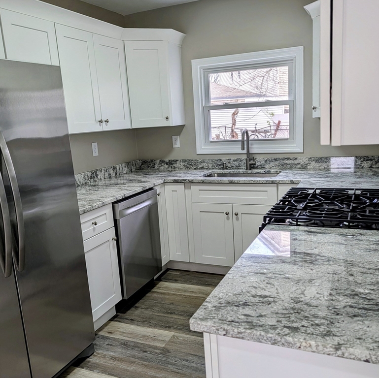 15 Bunkerhill St, Lawrence, Massachusetts, 4 Bedrooms Bedrooms, 5 Rooms Rooms,1.5 BathroomsBathrooms,Residential,For Sale,Bunkerhill St,73508920