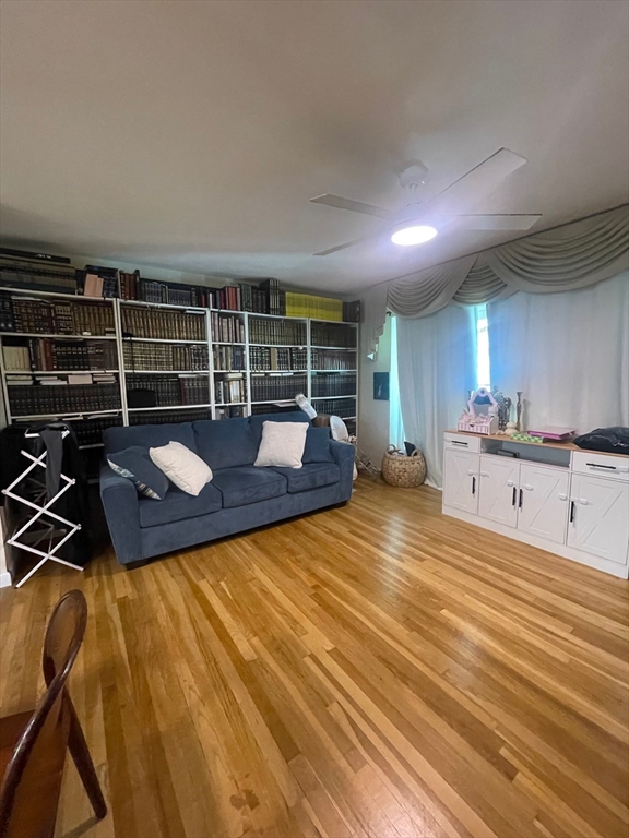 59 St Paul St, Brookline, Massachusetts, 2 Bedrooms Bedrooms, 6 Rooms Rooms,1.5 BathroomsBathrooms,Residential Lease,For Rent,St Paul St,73508775