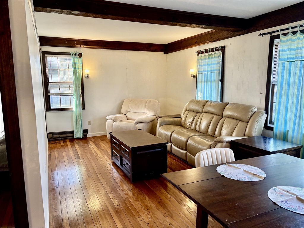 5 Orchard Circl, Marblehead, Massachusetts, 1 Bedroom Bedrooms, 3 Rooms Rooms,1 BathroomBathrooms,Residential Lease,For Rent,Orchard Circl,73508791