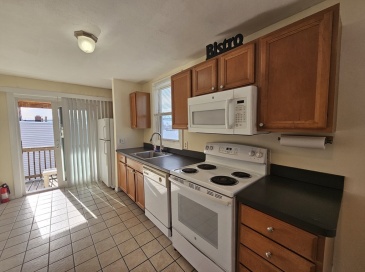 464 Meridian St, Boston, Massachusetts, 2 Bedrooms Bedrooms, 4 Rooms Rooms,1 BathroomBathrooms,Residential Lease,For Rent,Meridian St,73501390