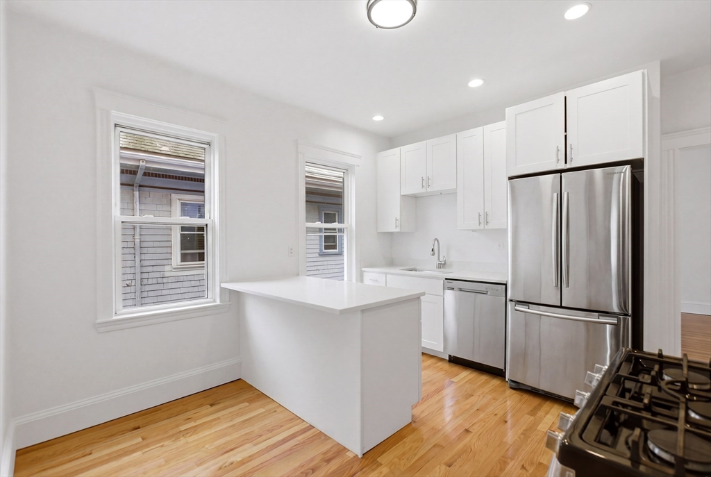 26 Roseclair St., Boston, Massachusetts, 3 Bedrooms Bedrooms, 5 Rooms Rooms,2 BathroomsBathrooms,Residential Lease,For Rent,Roseclair St.,73494883