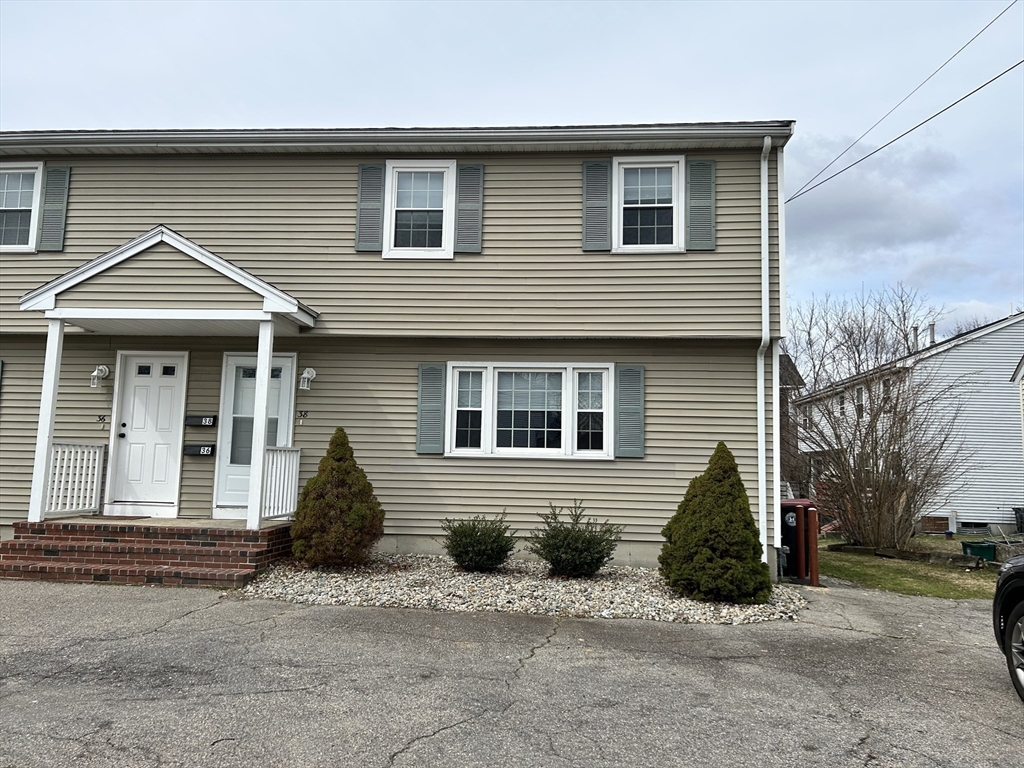 38 Reservoir Street, Brockton, Massachusetts, 3 Bedrooms Bedrooms, 5 Rooms Rooms,1.5 BathroomsBathrooms,Residential Lease,For Rent,Reservoir Street,73493483