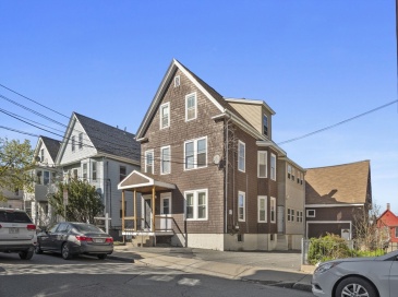 65 Derby St, Somerville, Massachusetts, 6 Bedrooms Bedrooms, 13 Rooms Rooms,2 BathroomsBathrooms,Residential Income,For Sale,Derby St,73509082