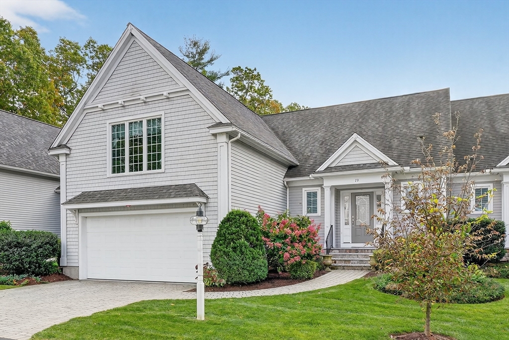 13 Leah Way, Andover, Massachusetts, 2 Bedrooms Bedrooms, 9 Rooms Rooms,3.5 BathroomsBathrooms,Residential,For Sale,Leah Way,73509120